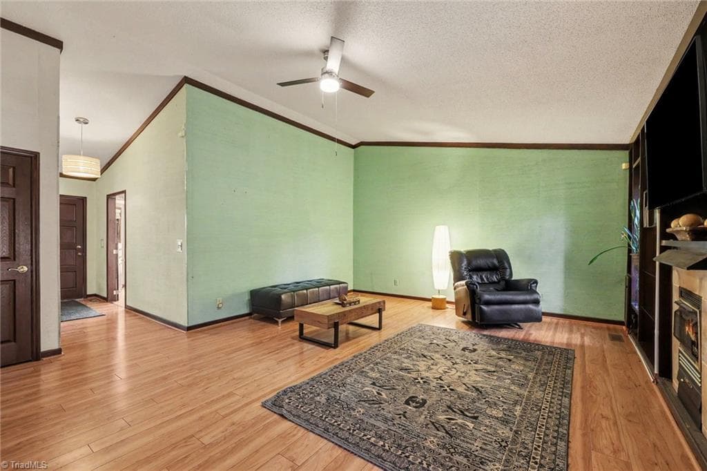 Stick/Site Built at 204 Ridgelea Court, Winston-Salem NC 27104, Winston-Salem, photo 5 of 26