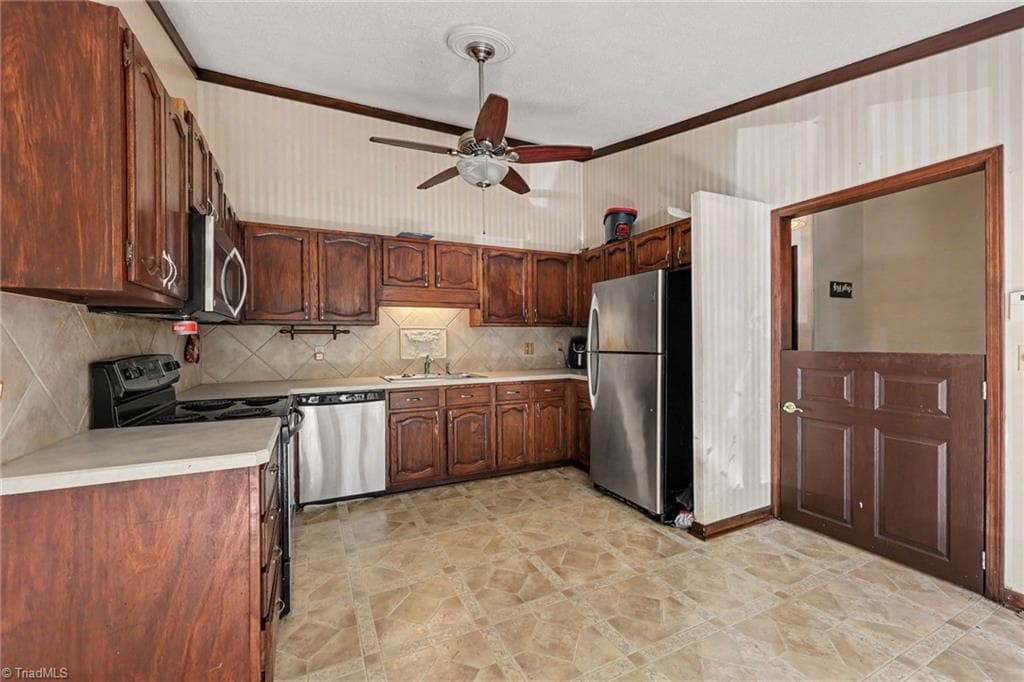 Stick/Site Built at 204 Ridgelea Court, Winston-Salem NC 27104, Winston-Salem, photo 10 of 26