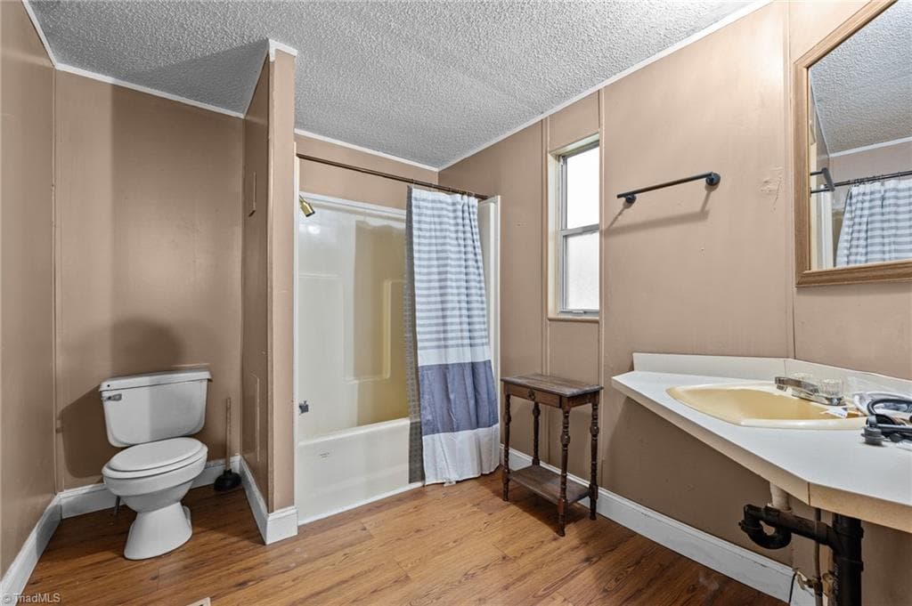 135 bath2 - 123 & 135 Third Court, Reidsville NC 27320, Reidsville