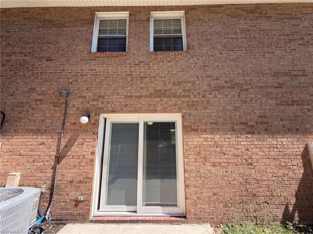 Stick/Site Built at 2219 Shadow Valley Road, High Point NC 27265, High Point, photo 9 of 32