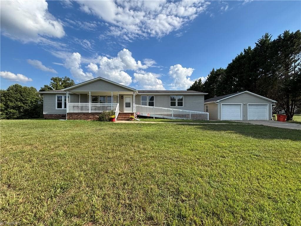 Manufactured Home at 150 Springfield Road, Pilot Mountain NC 27041, Pilot Mountain, photo 2 of 30