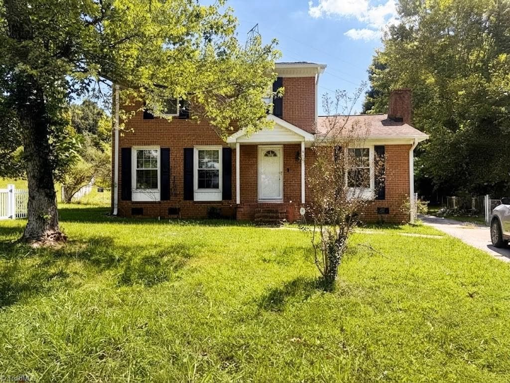 8 Woodcreek Court, Greensboro NC 27406