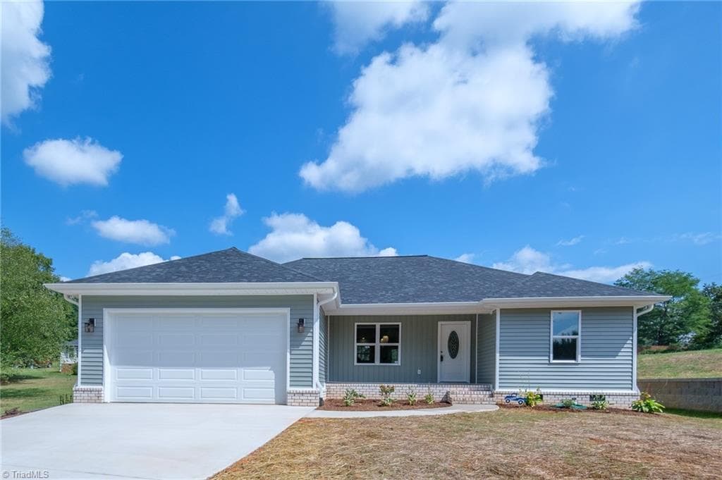 5705 MARSHALLGATE Drive, Winston-Salem NC 27105