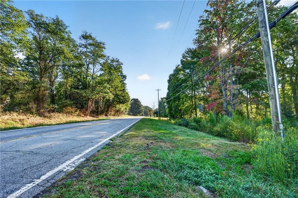 Single Family Residence at 1410 Old Hollow Road, Winston-Salem NC 27105, Winston-Salem, photo 19 of 24