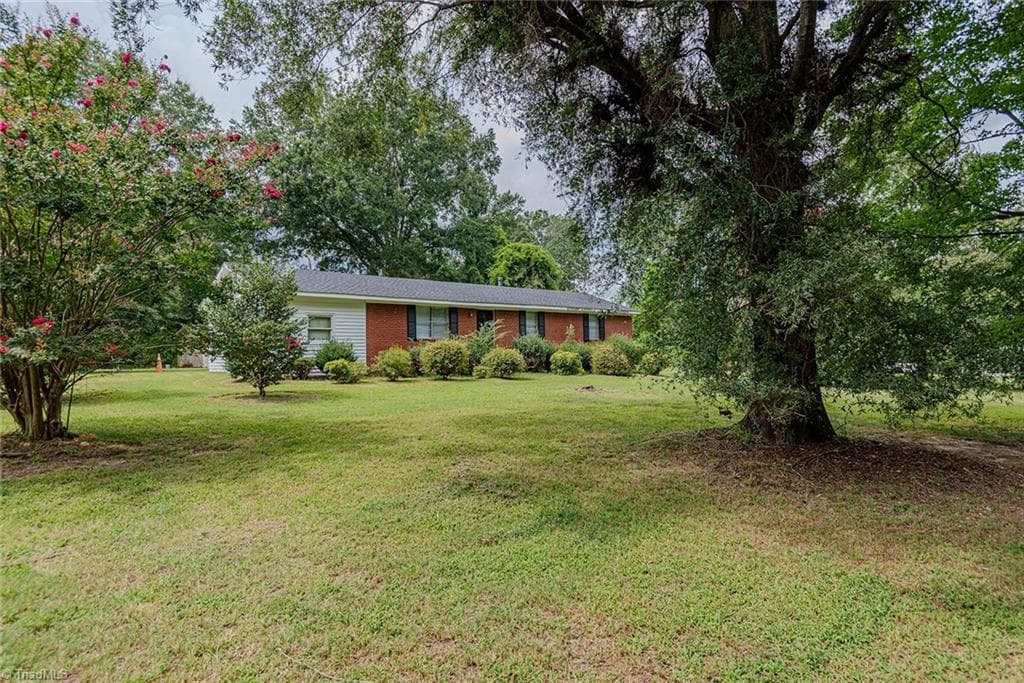469 Lakeview Drive, Burlington NC 27215