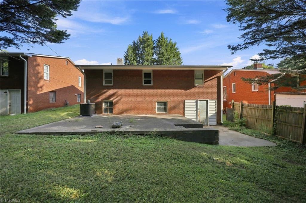Stick/Site Built at 1664 NE 23rd Street, Winston-Salem NC 27105, Winston-Salem, photo 24 of 25