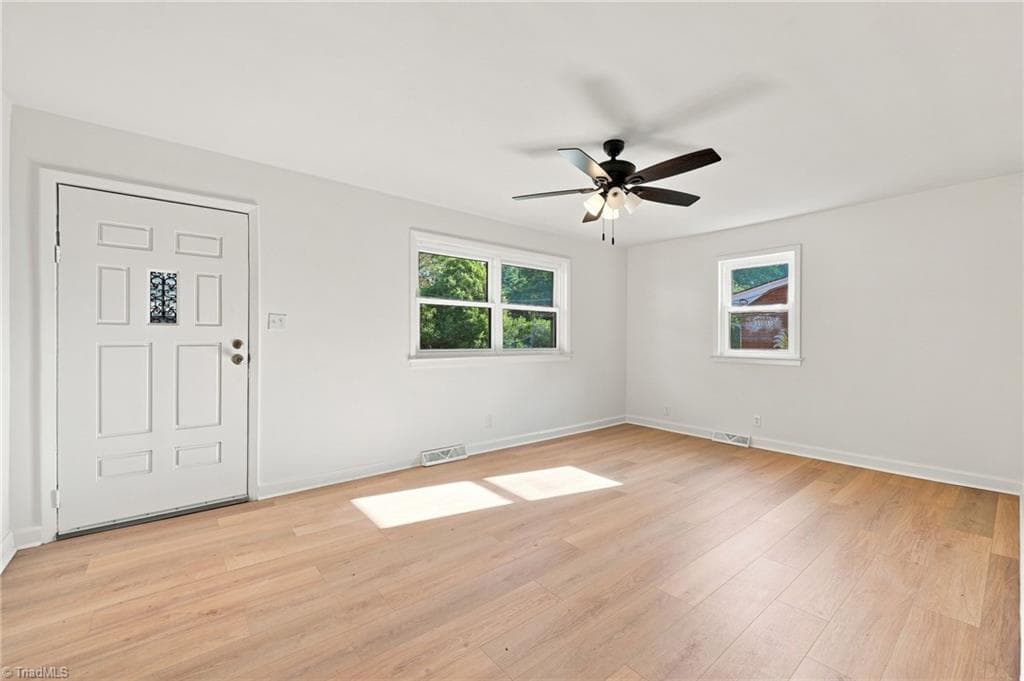 Stick/Site Built at 1664 NE 23rd Street, Winston-Salem NC 27105, Winston-Salem, photo 4 of 25