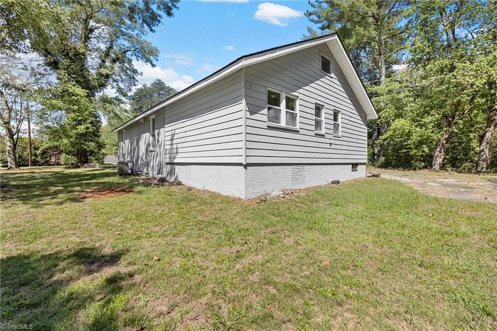 Stick/Site Built at 4311 Carver School Road, Winston-Salem NC 27105, Winston-Salem, photo 4 of 31
