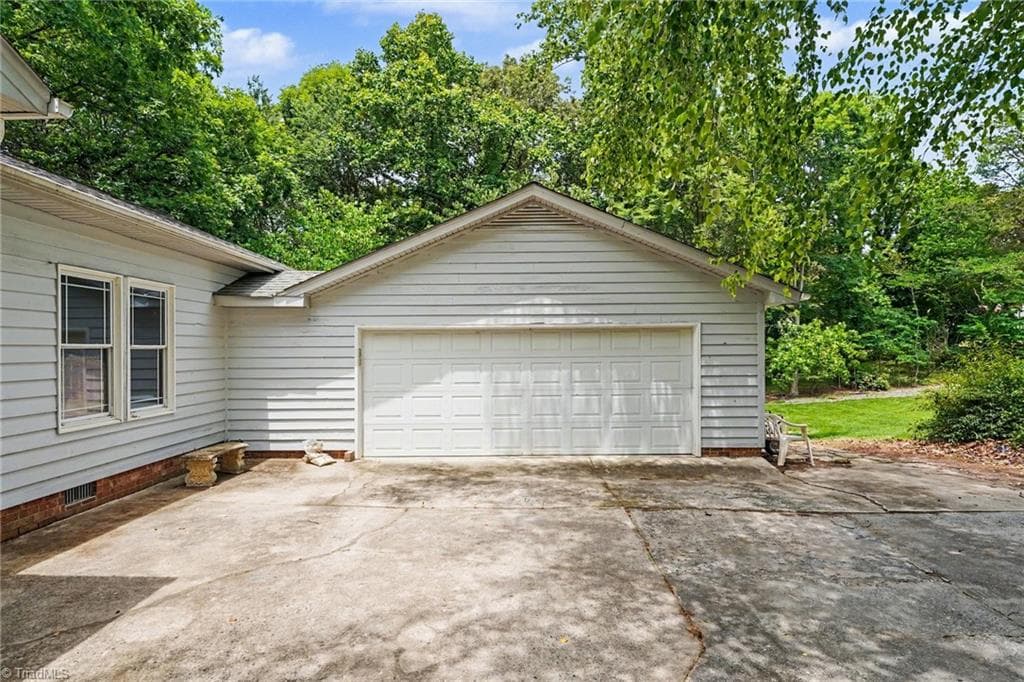 Stick/Site Built at 1801 Dantzler Drive, High Point NC 27265, photo 14 of 47