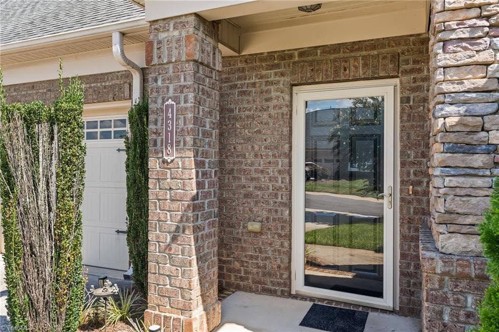 Stick/Site Built at 4318 Rockledge Lane, Thomasville NC 27360, photo 2 of 42