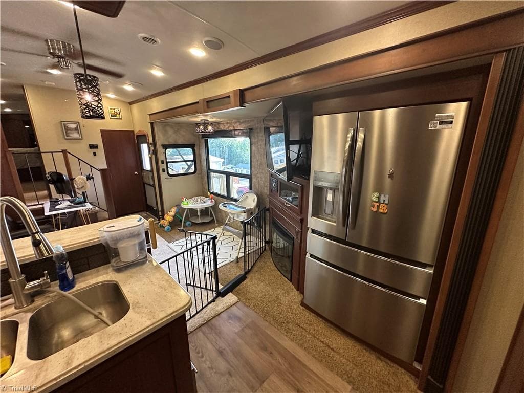 Manufactured Home at 122 Eagle Drive, New London NC 28127, photo 13 of 50