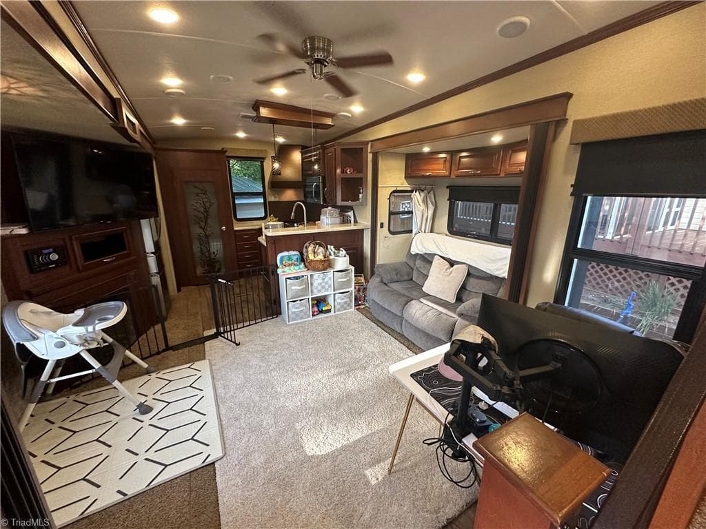 Manufactured Home at 122 Eagle Drive, New London NC 28127, New London, photo 5 of 50