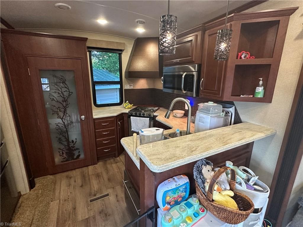 Manufactured Home at 122 Eagle Drive, New London NC 28127, New London, photo 9 of 50