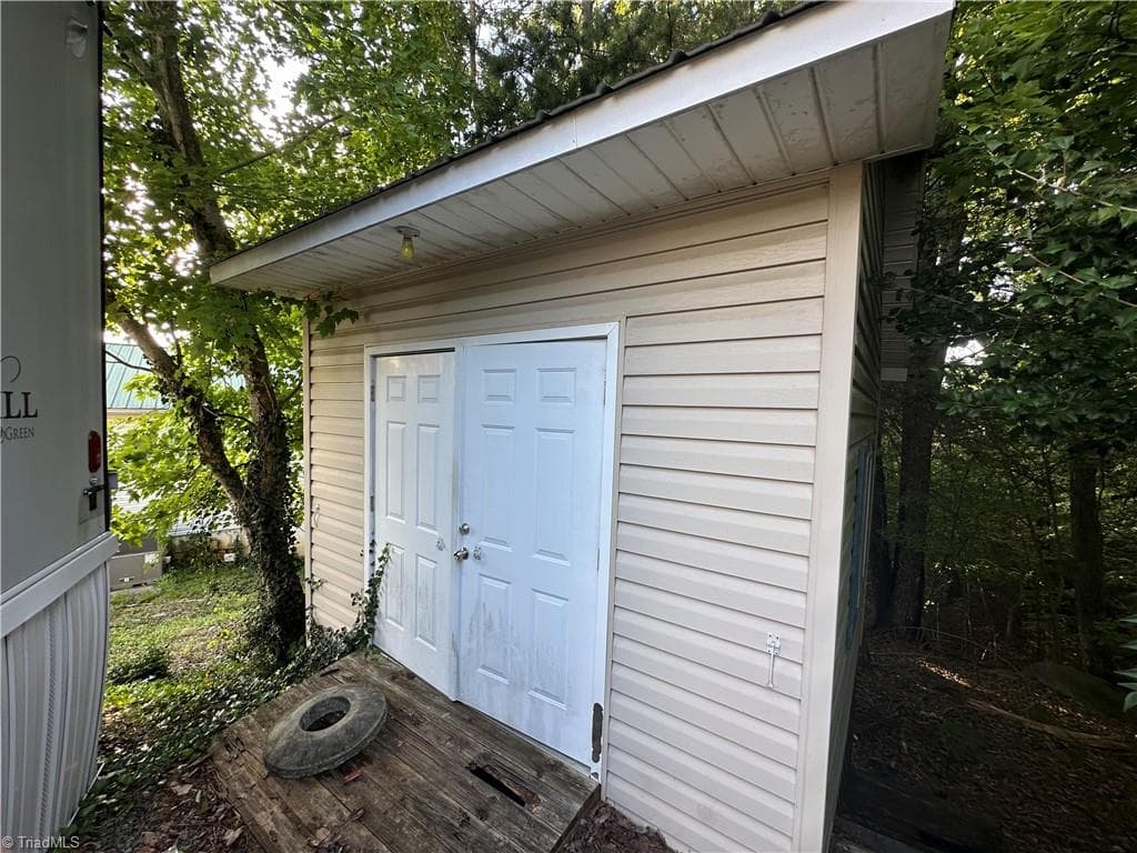 Manufactured Home at 122 Eagle Drive, New London NC 28127, New London, photo 25 of 50