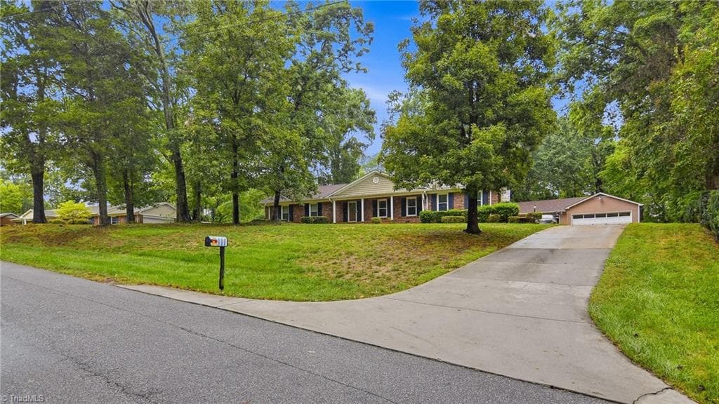 Stick/Site Built at 5806 Carriage Lane, Greensboro NC 27410, photo 3 of 33