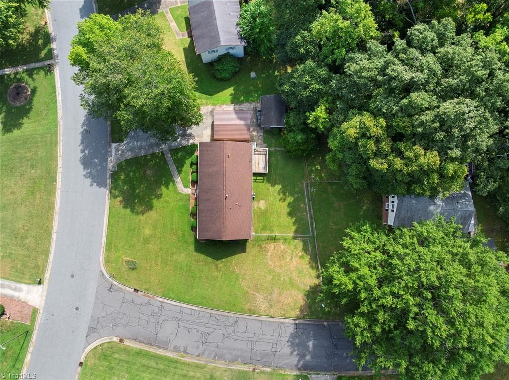 Stick/Site Built at 116 Cheltenham Drive, Winston-Salem NC 27103, photo 28 of 31