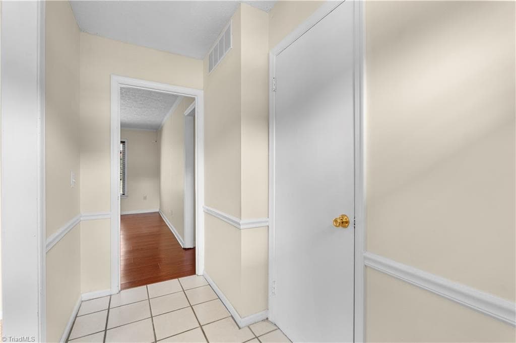 Stick/Site Built at 116 Cheltenham Drive, Winston-Salem NC 27103, photo 15 of 31
