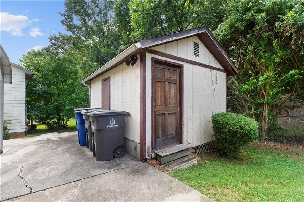 Stick/Site Built at 116 Cheltenham Drive, Winston-Salem NC 27103, photo 21 of 31