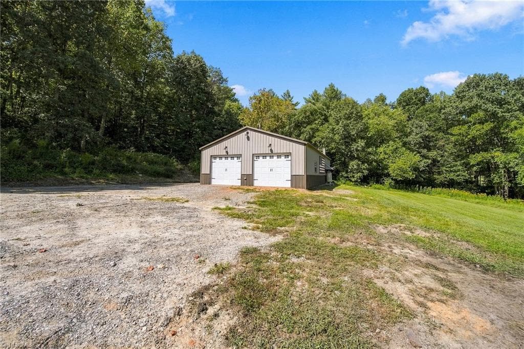 Stick/Site Built at 135 Chetola Ridge Drive, Taylorsville NC 28681, Taylorsville, photo 40 of 50