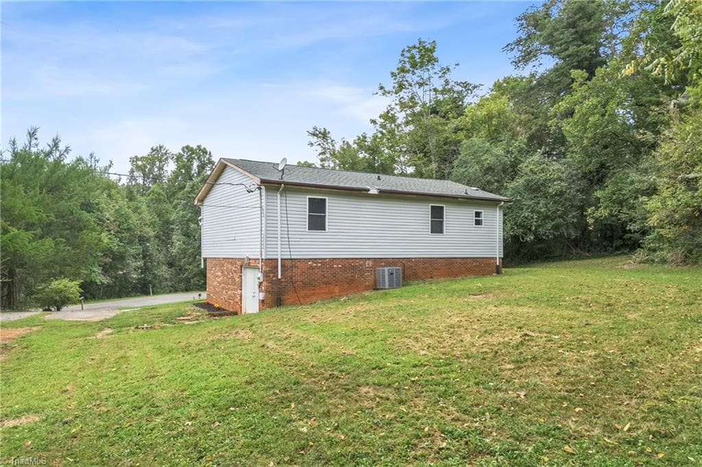 Stick/Site Built at 220 Glen Terrace, Mount Airy NC 27030, Mount Airy, photo 59 of 62