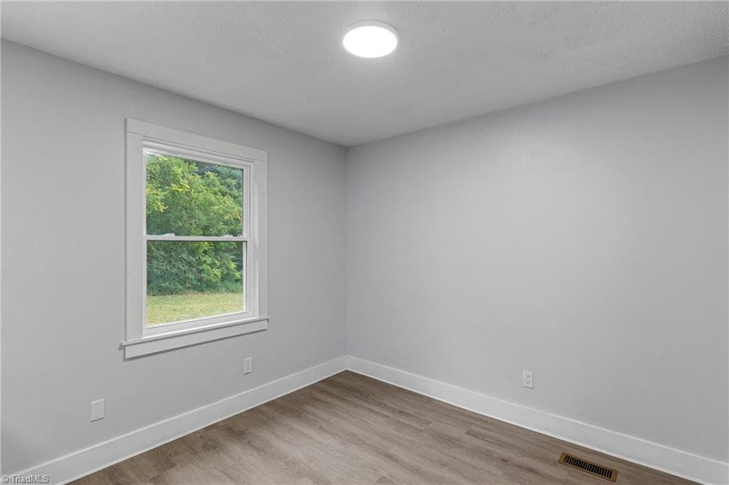 Stick/Site Built at 220 Glen Terrace, Mount Airy NC 27030, Mount Airy, photo 19 of 62