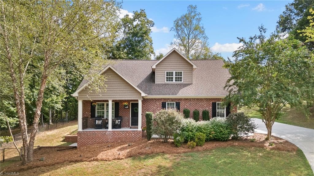 Stick/Site Built at 822 Montgomery Court, Walnut Cove NC 27052, Walnut Cove, photo 2 of 31