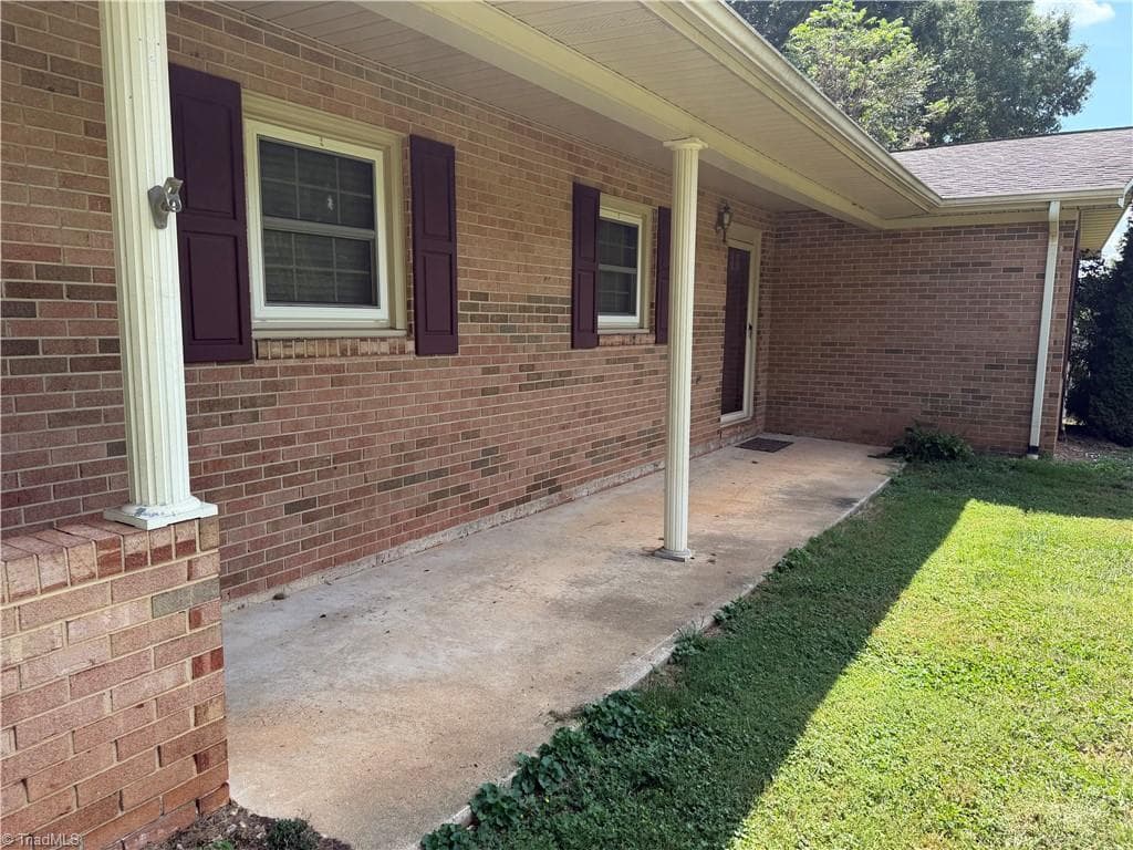 Front Porch - 291 Michael Drive, Dobson NC 27017, Dobson