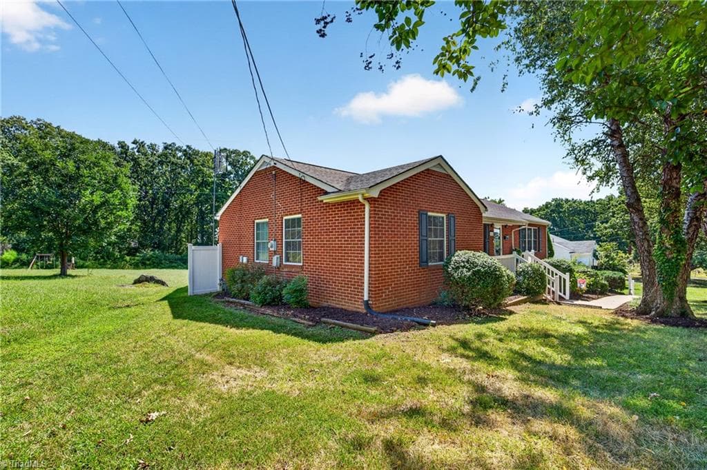 Stick/Site Built at 1027 Shamrock Road, Asheboro NC 27203, photo 3 of 44
