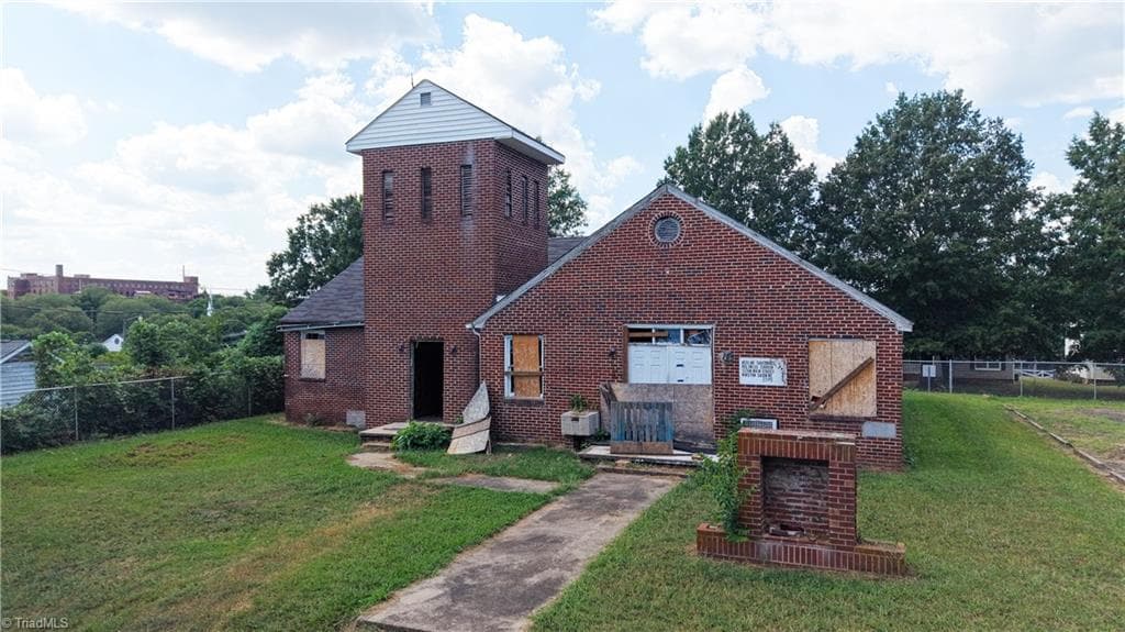 Remarks at 1326 N Main Street, Winston-Salem NC 27105, Winston-Salem, photo 9 of 62
