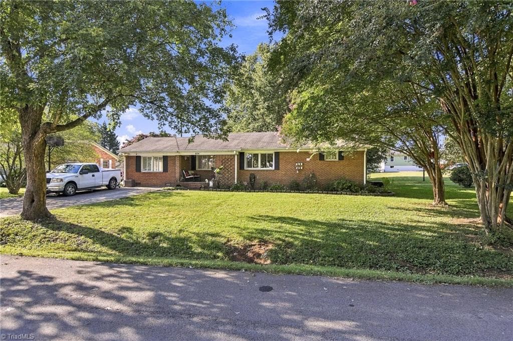 Stick/Site Built at 404 Poplar Circle, Yadkinville NC 27055, Yadkinville, photo 3 of 62