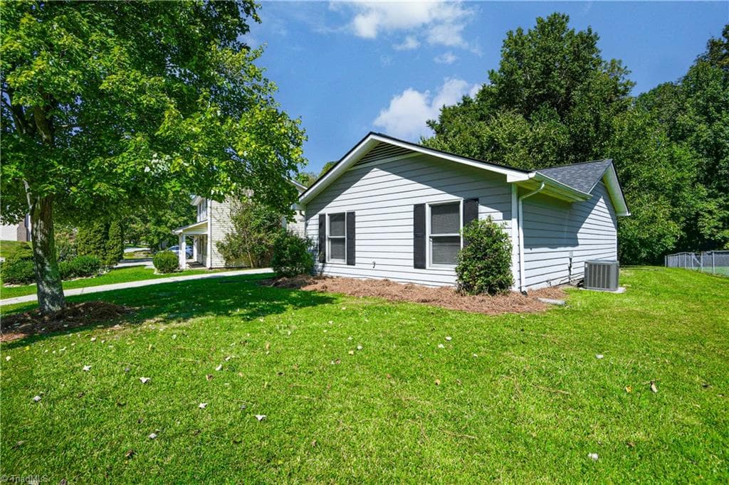 Stick/Site Built at 3307 Twin Brooks Drive, Greensboro NC 27407, photo 3 of 30