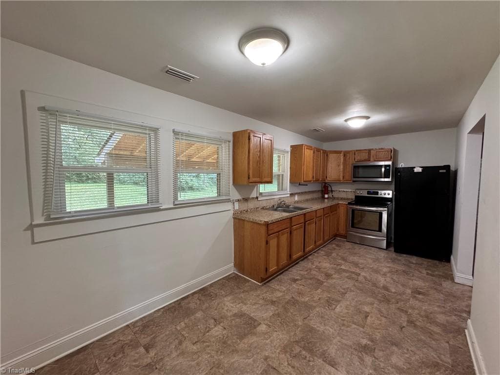 Stick/Site Built at 4865 Baux Mountain Road, Winston-Salem NC 27105, Winston-Salem, photo 7 of 21