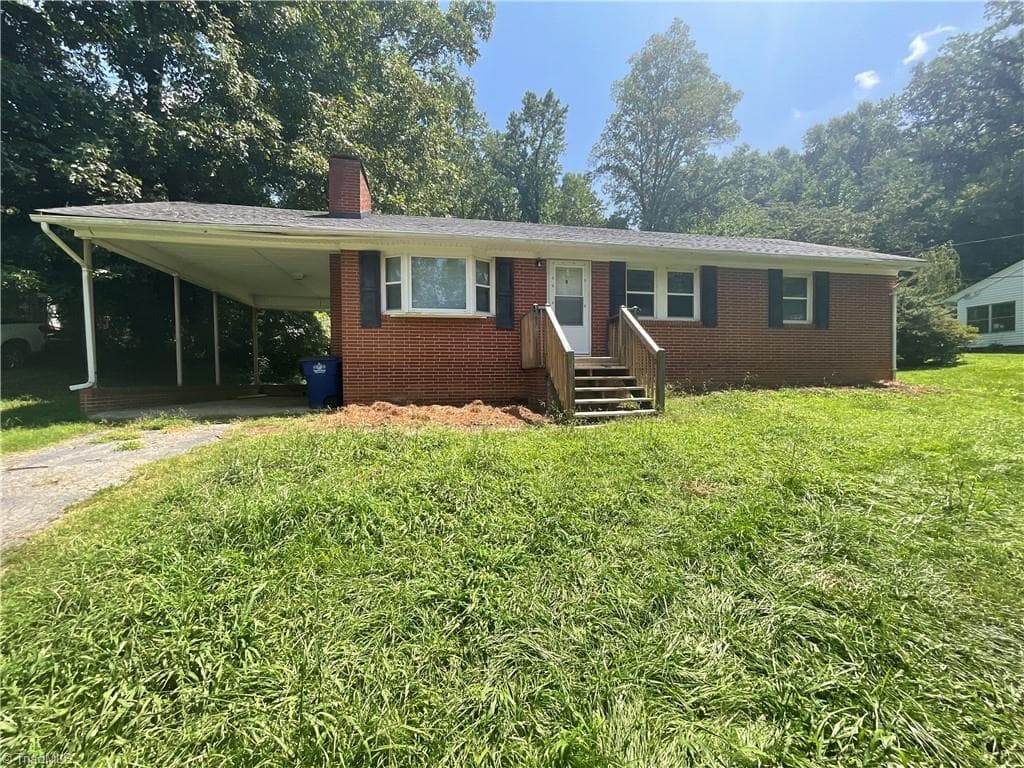 4865 Baux Mountain Road, Winston-Salem NC 27105