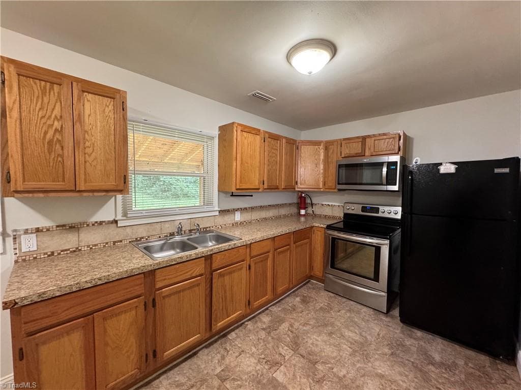 Stick/Site Built at 4865 Baux Mountain Road, Winston-Salem NC 27105, Winston-Salem, photo 5 of 21