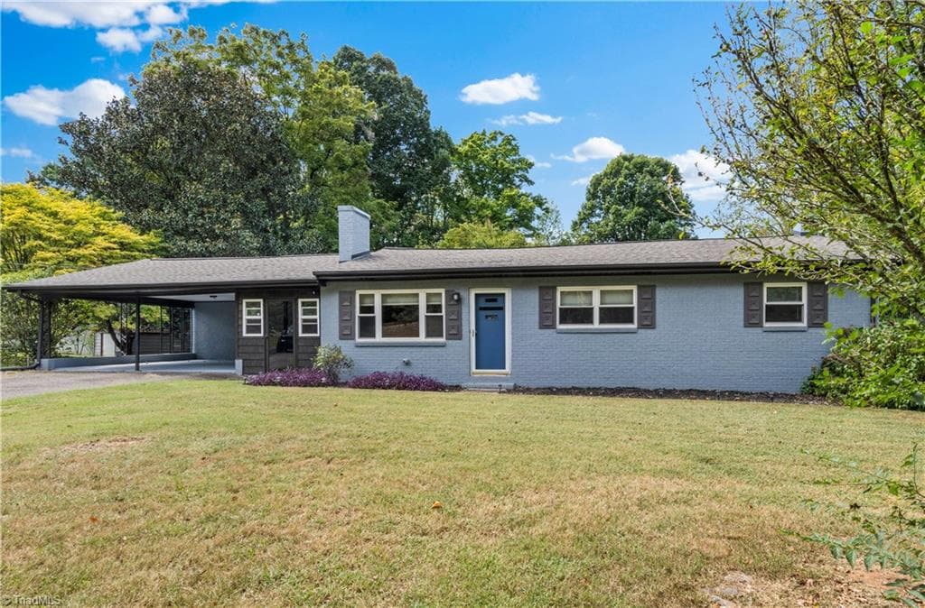 2816 Vanhoy Road, Yadkinville NC 27055