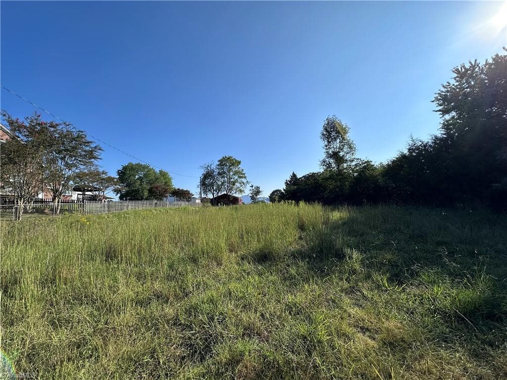 3026 N Old 52 Road, Pinnacle NC 27043