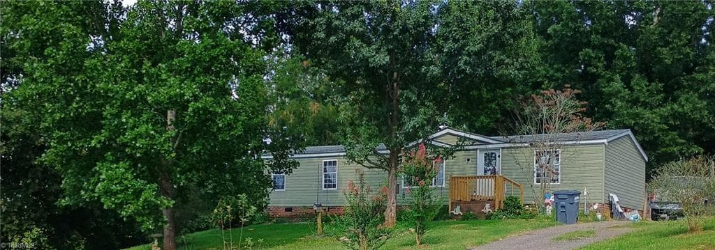 Manufactured Home at 115 Anderson Acres Drive, Harmony NC 28634, photo 2 of 18