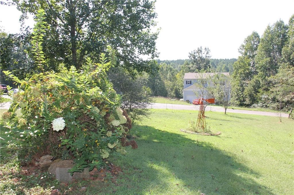 Manufactured Home at 115 Anderson Acres Drive, Harmony NC 28634, Harmony, photo 6 of 18