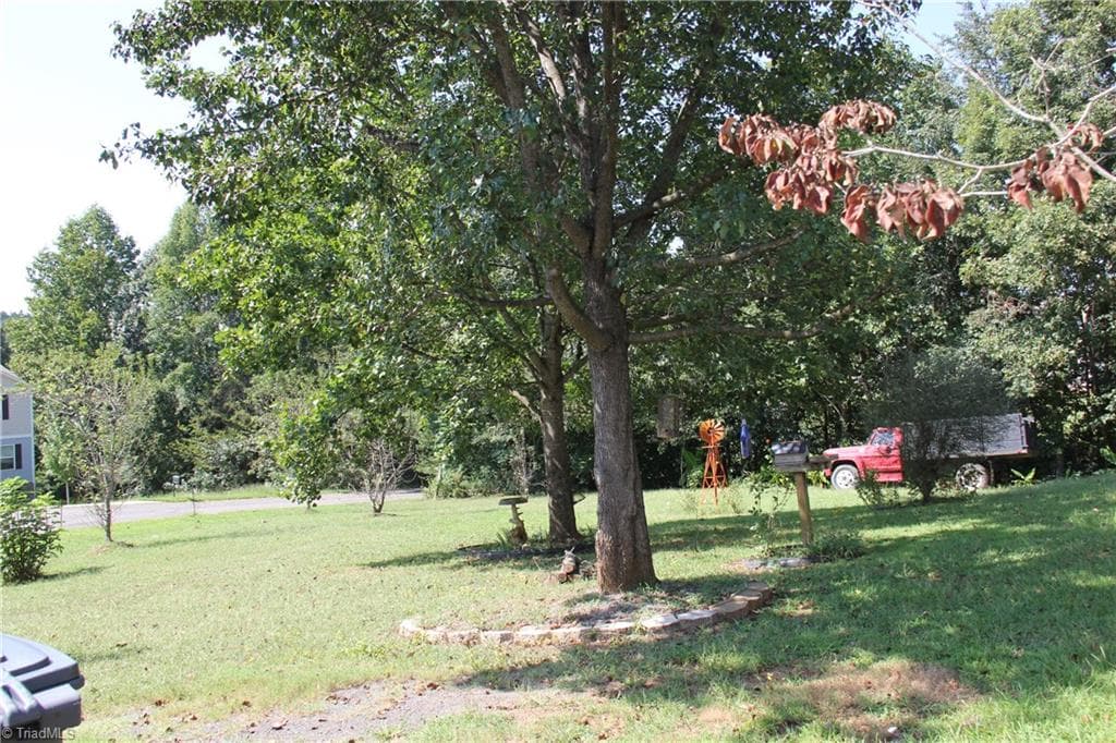 Manufactured Home at 115 Anderson Acres Drive, Harmony NC 28634, Harmony, photo 4 of 18