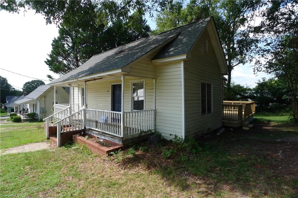 Stick/Site Built at 161 Center Street, Cooleemee NC 27014, photo 2 of 22
