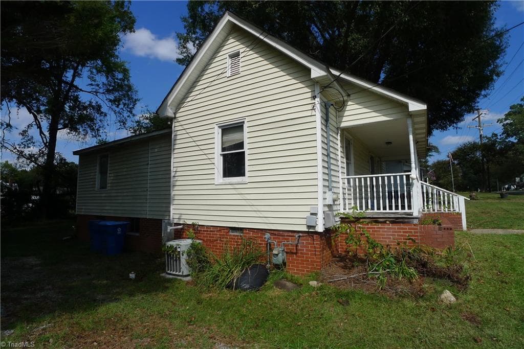 Stick/Site Built at 161 Center Street, Cooleemee NC 27014, photo 7 of 22