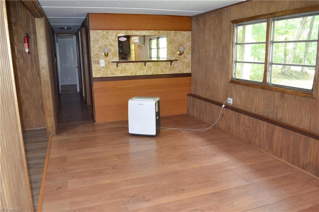 Manufactured Home at 1278 Carolina Street, Graham NC 27253, photo 6 of 13