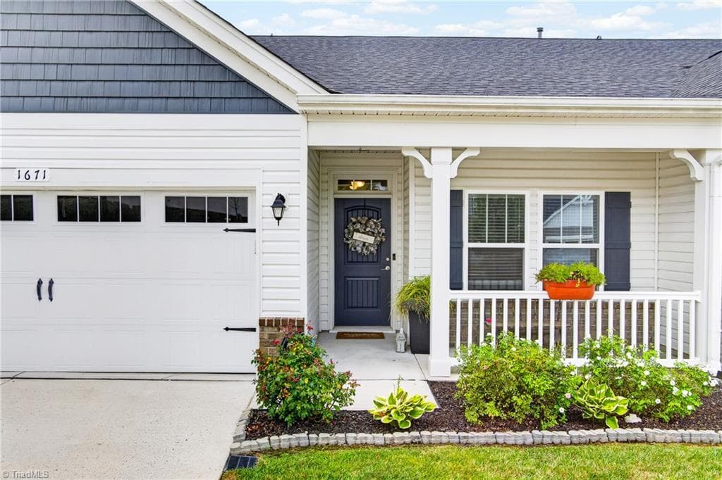 Stick/Site Built at 1671 Coopers Hawk Drive, Kernersville NC 27284, photo 5 of 30