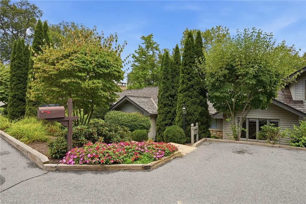 Stick/Site Built at 659 Clubhouse Drive # D2, Banner Elk NC 28604, Banner Elk, photo 43 of 50