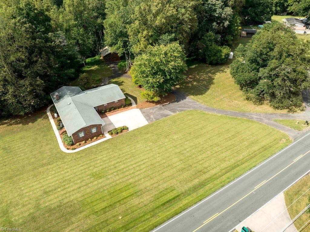 Stick/Site Built at 726 Walkertown Guthrie Road, Walkertown NC 27101, Walkertown, photo 3 of 39