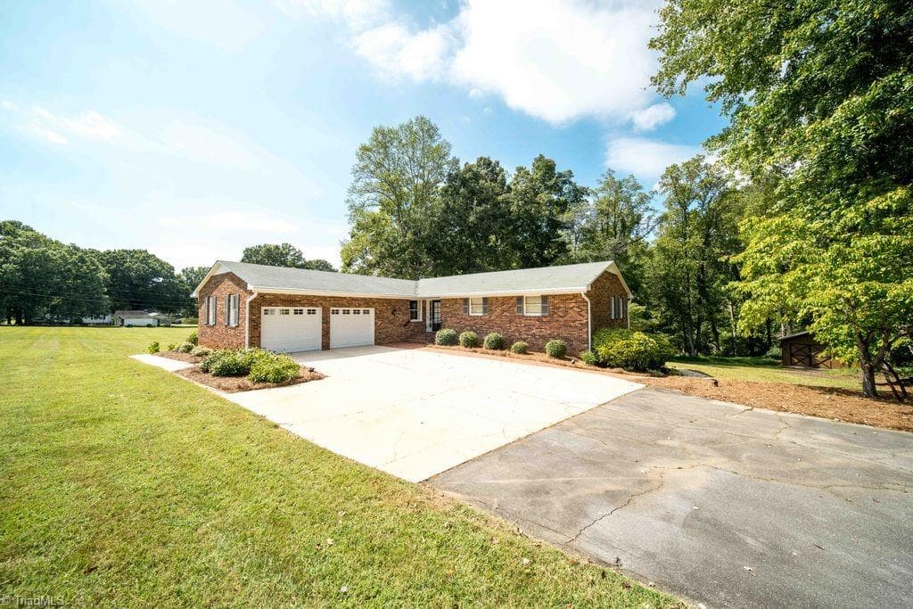 726 Walkertown Guthrie Road, Walkertown NC 27101