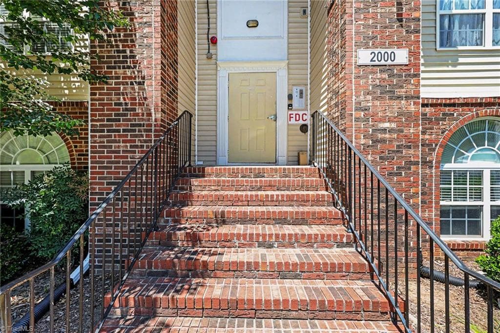 2012 Salem Bluff Drive, Winston-Salem NC 27127