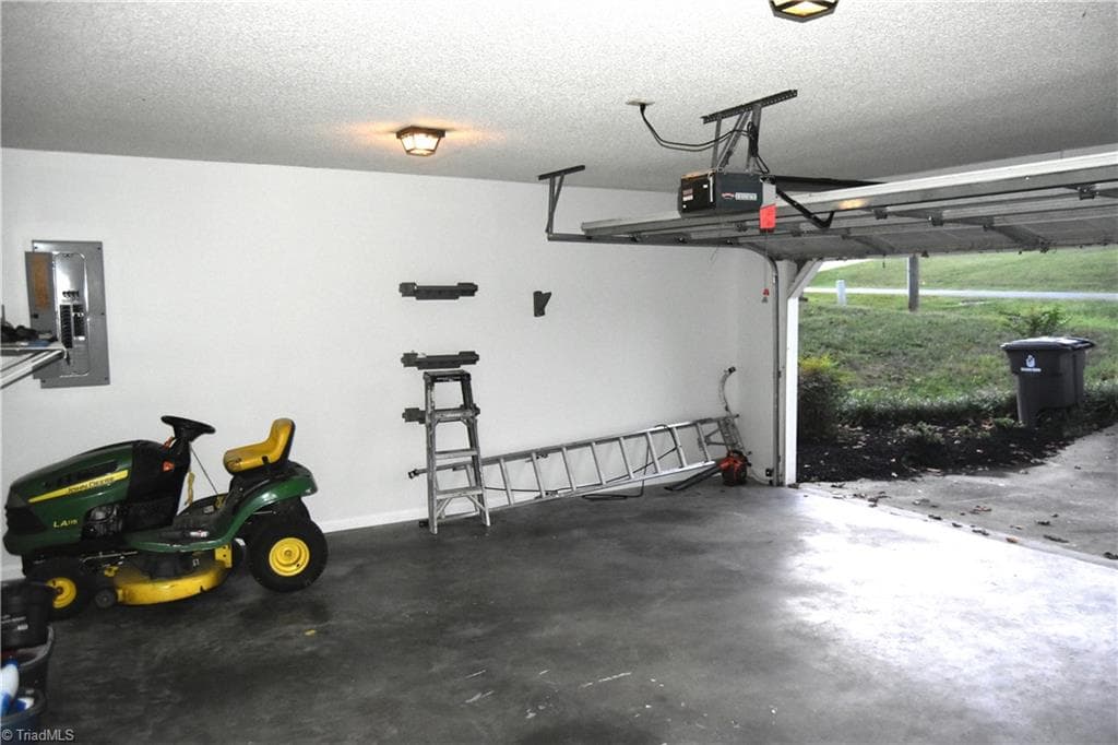 Stick/Site Built at 3704 Signet Drive, Winston-Salem NC 27101, Winston-Salem, photo 16 of 17