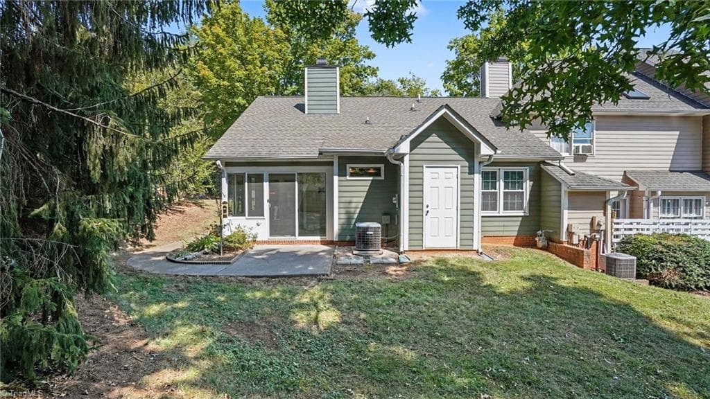 Stick/Site Built at 2800 Shadowbrook Lane, Winston-Salem NC 27103, photo 3 of 27