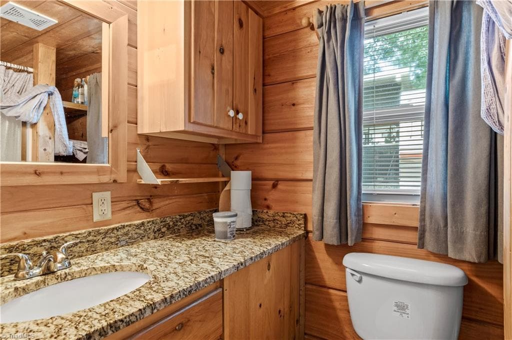 Manufactured Home at 169 Marina Drive, New London NC 28127, New London, photo 17 of 28
